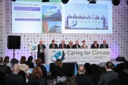 Uczestnicy forum szczytu klimatycznego